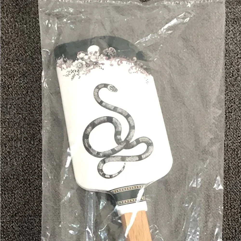 Williams Sonoma Spooky Soirée Snake Spatula